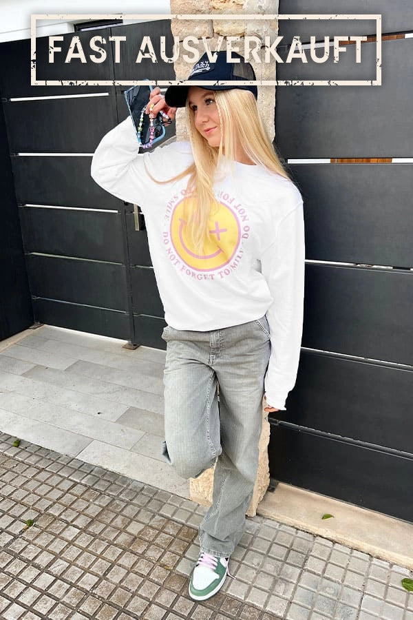 SMILEY EYES SWEATER