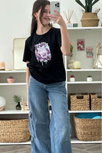 Lade das Bild in den Galerie-Viewer, AVAS BUBBLE TEA EXPLOSION T-SHIRT DARK
