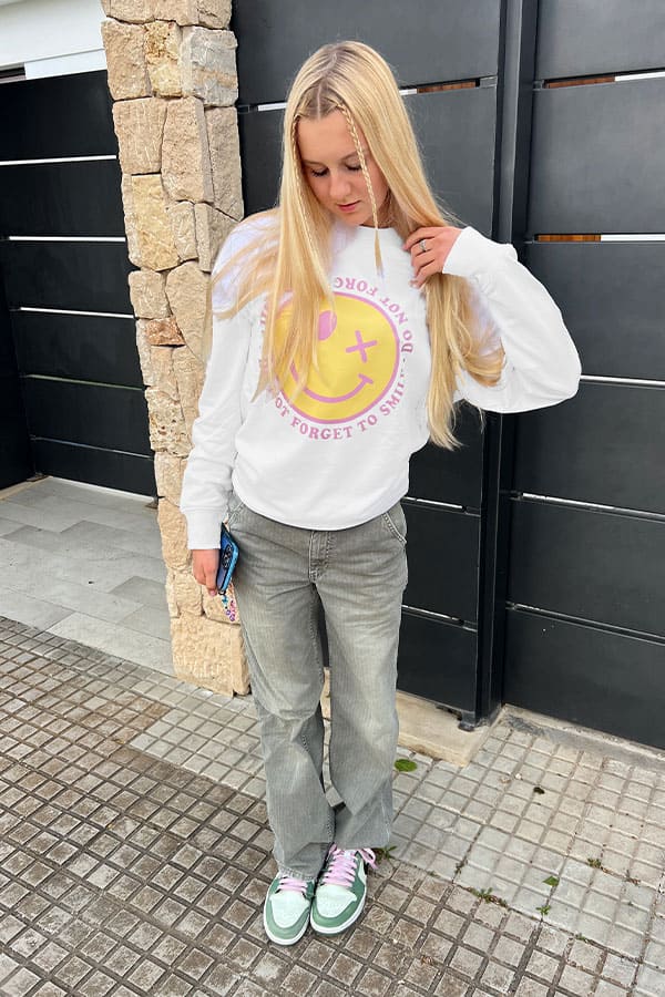 SMILEY EYES SWEATER