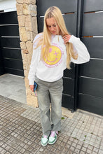 Lade das Bild in den Galerie-Viewer, SMILEY EYES SWEATER
