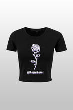 Lade das Bild in den Galerie-Viewer, Flieder Rose Cropped Tee Black
