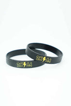 Lade das Bild in den Galerie-Viewer, 2xAA Armband Black
